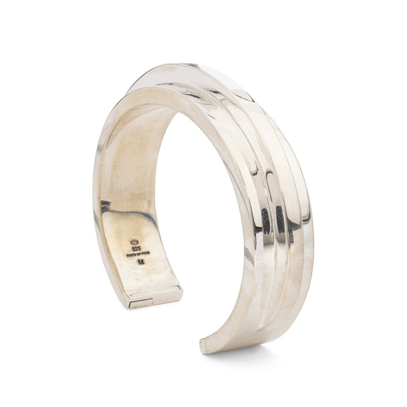 Ultra Reduction Ridge Bracelet
